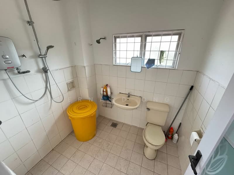 2-storey Terraced House for Sale in Taman Sri Hijau (Rawang) - Bernard Ong - Bathroom - PropertyGuru.com.my