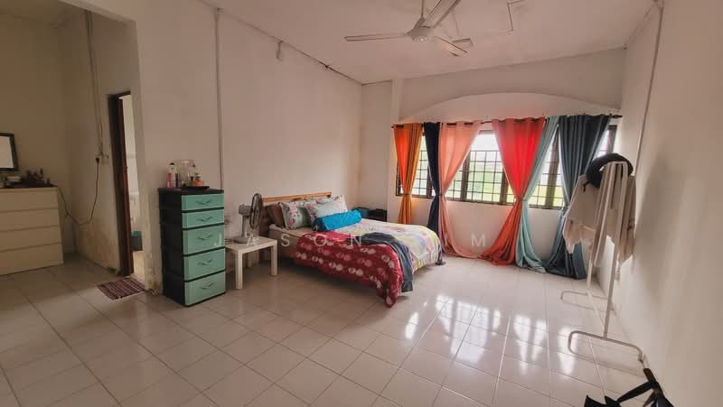 2-storey Terraced House for Sale in Taman Desa Cemerlang (Ulu Tiram) - Jason Sim - Bedroom - PropertyGuru.com.my