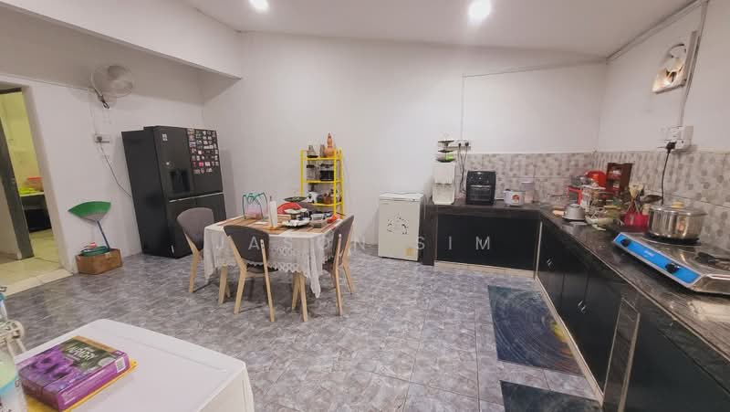 2-storey Terraced House for Sale in Taman Desa Cemerlang (Ulu Tiram) - Jason Sim - Kitchen - PropertyGuru.com.my