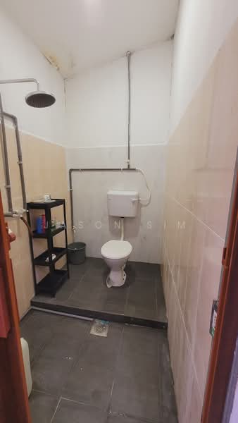 2-storey Terraced House for Sale in Taman Desa Cemerlang (Ulu Tiram) - Jason Sim - Bathroom - PropertyGuru.com.my