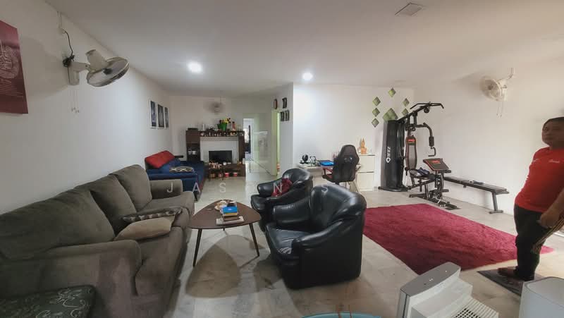 2-storey Terraced House for Sale in Taman Desa Cemerlang (Ulu Tiram) - Jason Sim - Living Room - PropertyGuru.com.my