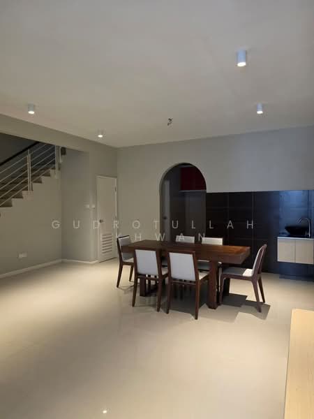 2.5-storey Terraced House for Sale in Sunway Alam Suria (Shah Alam) - Gudrotullah Ikhwan - Dining Room - PropertyGuru.com.my