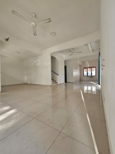 3-storey Terraced House for Sale in Mutiara Heights (Kajang) - Rachel Ji Won - Living Room - PropertyGuru.com.my