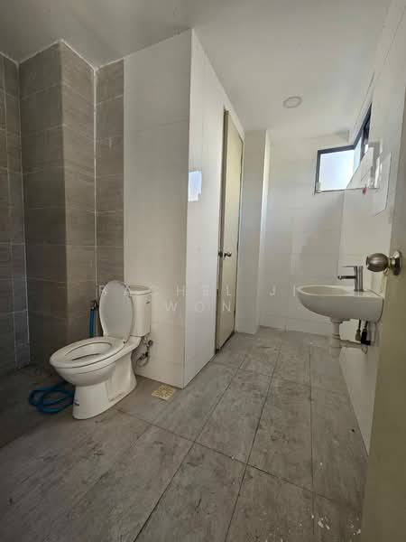 3-storey Terraced House for Sale in Mutiara Heights (Kajang) - Rachel Ji Won - Bathroom - PropertyGuru.com.my