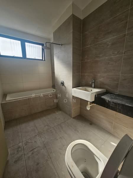 3-storey Terraced House for Sale in Mutiara Heights (Kajang) - Rachel Ji Won - Bathroom - PropertyGuru.com.my
