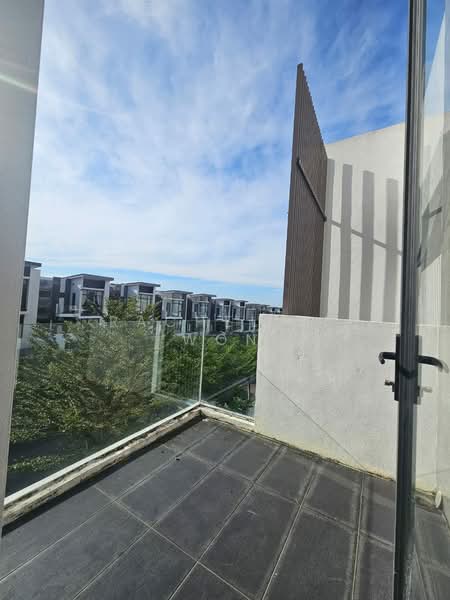 3-storey Terraced House for Sale in Mutiara Heights (Kajang) - Rachel Ji Won - Balcony - PropertyGuru.com.my
