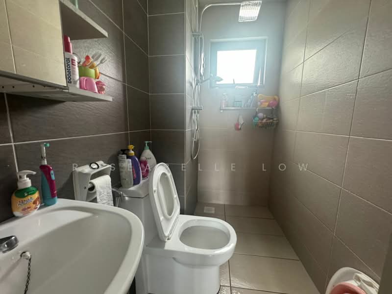 Condominium for Rent at Skyvilla @ D'Island - Roseabelle Low - Bathroom - PropertyGuru.com.my