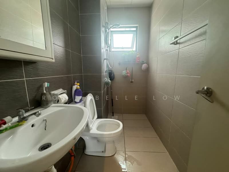 Condominium for Rent at Skyvilla @ D'Island - Roseabelle Low - Bathroom - PropertyGuru.com.my