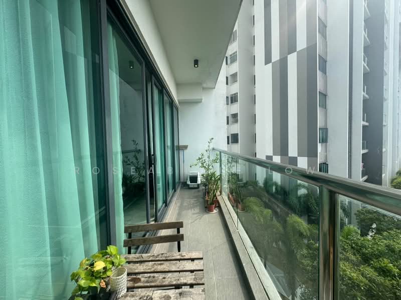 Condominium for Rent at Skyvilla @ D'Island - Roseabelle Low - Balcony - PropertyGuru.com.my