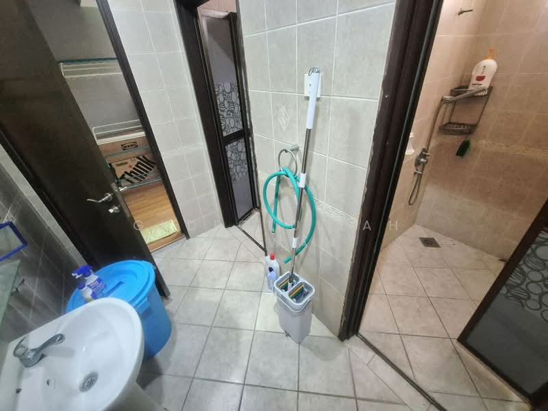 Semi-Detached House for Sale in Bandar Tun Hussein Onn (Cheras) - Gudrotullah Ikhwan - Bathroom - PropertyGuru.com.my