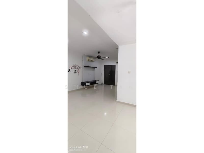 2-storey Terraced House for Rent in Setia Impian (Setia Alam) - Shue Tan - Living Room - PropertyGuru.com.my