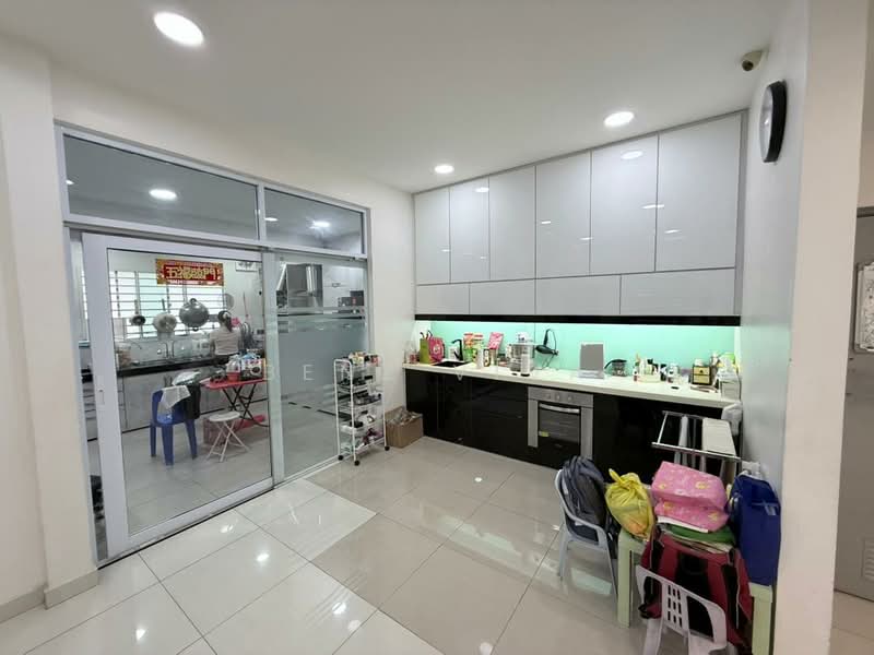 Semi-Detached House for Sale in Shah Alam (Selangor) - Benz Viva - Kitchen - PropertyGuru.com.my