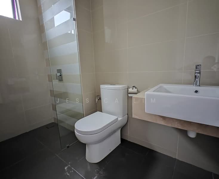 Service Residence for Sale at United Point (Residensi Berpadu) - Jessica Lim - Bathroom - PropertyGuru.com.my