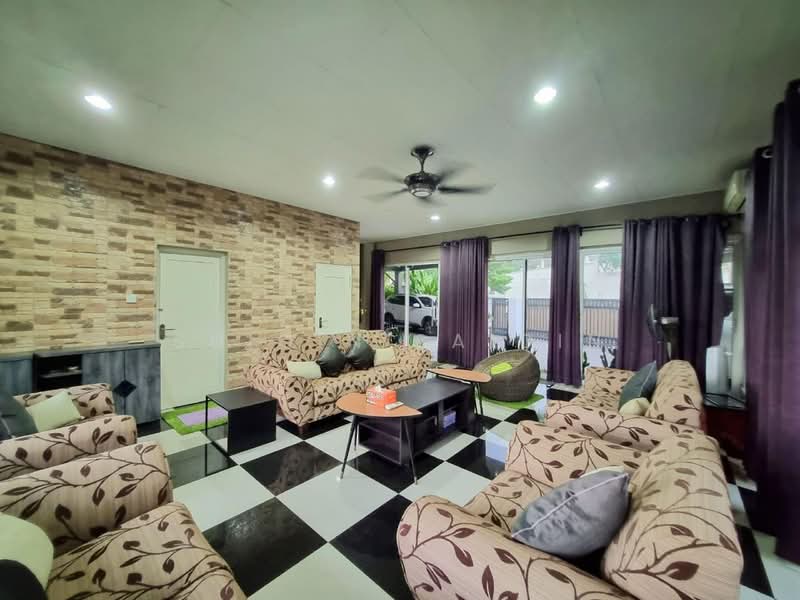 Rumah Banglo untuk Dijual di Seksyen 9 (Shah Alam) - Shiqin Saidin - Living Room - PropertyGuru.com.my