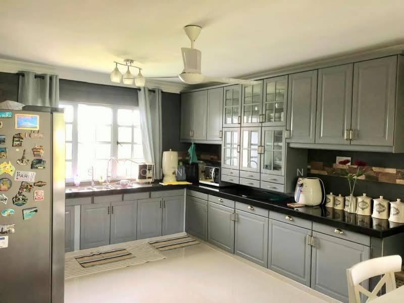 Rumah Banglo untuk Dijual di Seksyen 9 (Shah Alam) - Shiqin Saidin - Kitchen - PropertyGuru.com.my