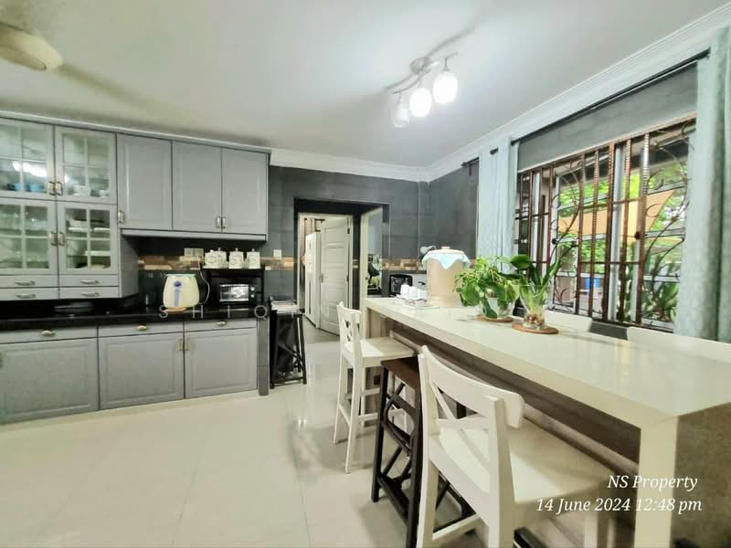 Rumah Banglo untuk Dijual di Seksyen 9 (Shah Alam) - Shiqin Saidin - Kitchen - PropertyGuru.com.my