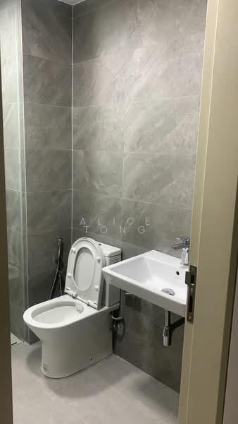 Kondominium untuk Disewa di Quinn Residence - Alice Tong - Bathroom - PropertyGuru.com.my