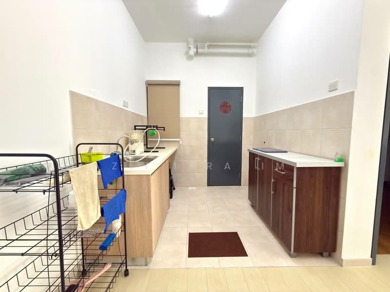 Pangsapuri untuk Dijual di Selangorku Pr1ma Lakefront Homes - Azli Ibrahim - Kitchen - PropertyGuru.com.my