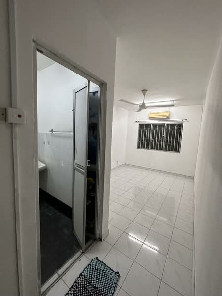 Pangsapuri untuk Disewa di Kinrara Ria - Lee Luke - Interior - PropertyGuru.com.my