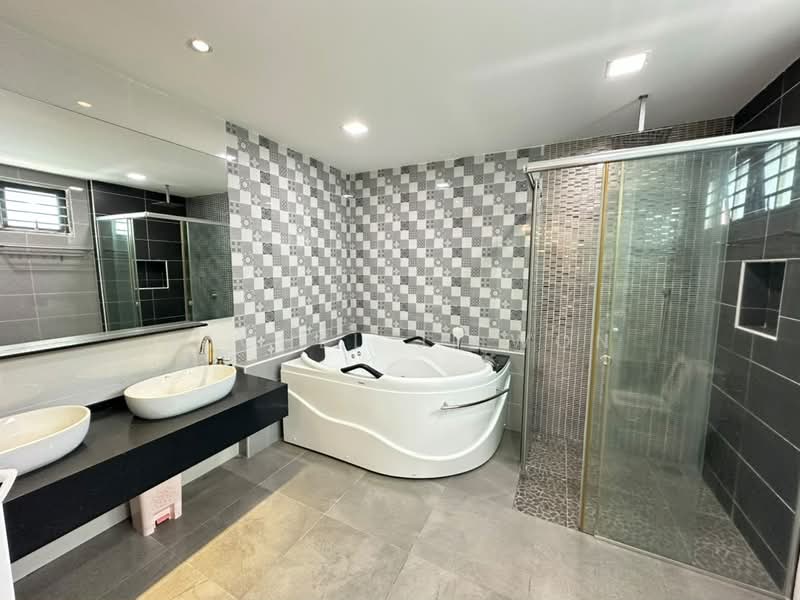 Semi-Detached House for Sale in Taman Saujana Suria (Kajang) - Rachel Ji Won - Bathroom - PropertyGuru.com.my