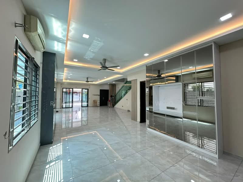 Semi-Detached House for Sale in Taman Saujana Suria (Kajang) - Rachel Ji Won - Living Room - PropertyGuru.com.my