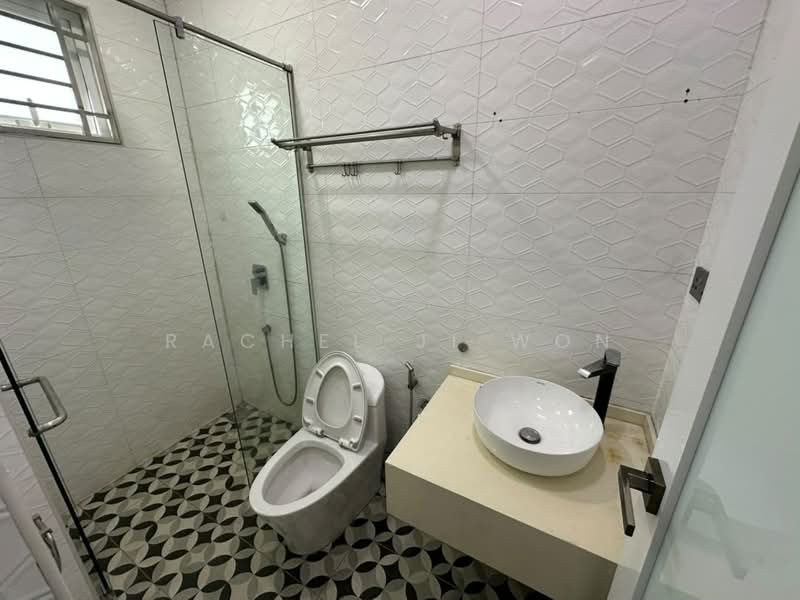 Semi-Detached House for Sale in Taman Saujana Suria (Kajang) - Rachel Ji Won - Bathroom - PropertyGuru.com.my