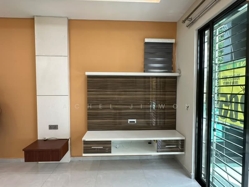 Semi-Detached House for Sale in Taman Saujana Suria (Kajang) - Rachel Ji Won - Living Room - PropertyGuru.com.my