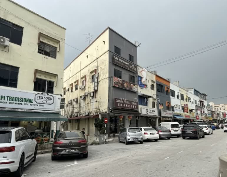 Taman Pelangi - 3 Storey Shop Lot for Rent - 1