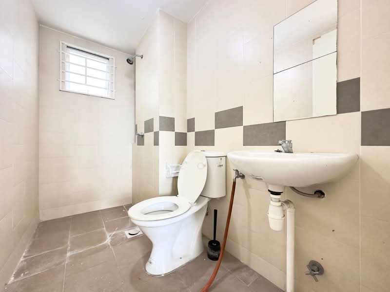 Apartment for Sale at Pangsapuri Seri Mutiara - Azizol . - Bathroom - PropertyGuru.com.my