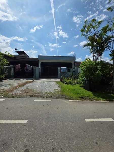 1-storey Terraced House for Sale in Taman Semenanjung (Kulai) - Tok CJ - Exterior - PropertyGuru.com.my