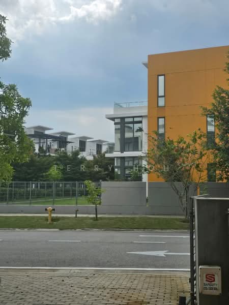 3-storey Terraced House for Sale in Taman Tasik Damai (Sungai Besi) - Terry Hoh - Exterior - PropertyGuru.com.my