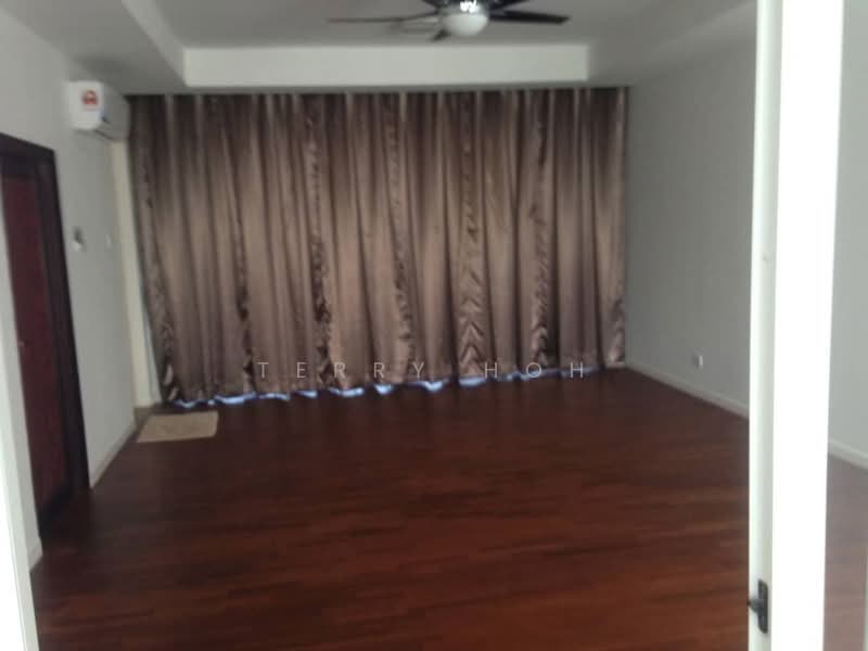 3-storey Terraced House for Sale in Taman Tasik Damai (Sungai Besi) - Terry Hoh - Living Room - PropertyGuru.com.my