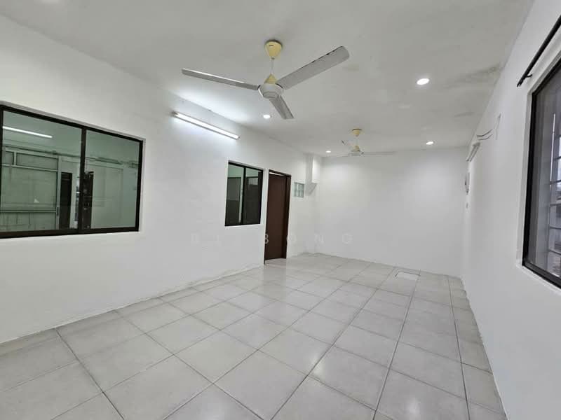 Rumah Teres 1 Tingkat untuk Dijual di Taman Malim Jaya (Bachang) - BL Bong - Interior - PropertyGuru.com.my