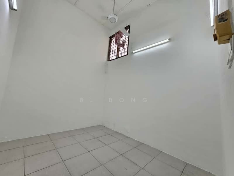 Rumah Teres 1 Tingkat untuk Dijual di Taman Malim Jaya (Bachang) - BL Bong - Interior - PropertyGuru.com.my
