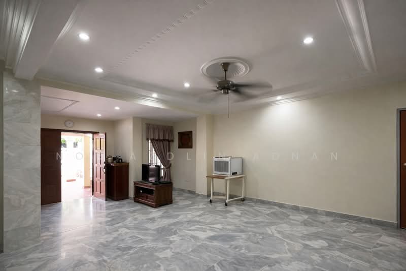 2-storey Terraced House for Sale in Saujana Impian (Kajang) - Nor Azdlin Adnan - Living Room - PropertyGuru.com.my