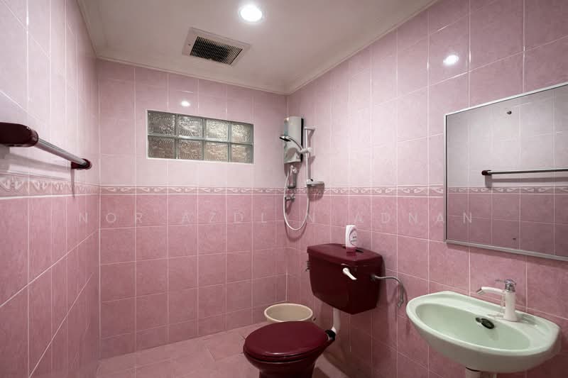 2-storey Terraced House for Sale in Saujana Impian (Kajang) - Nor Azdlin Adnan - Bathroom - PropertyGuru.com.my