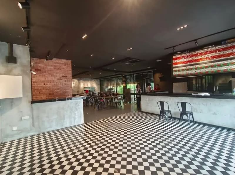 Dataran pelangi utama kayu ara corner ground floor - 1