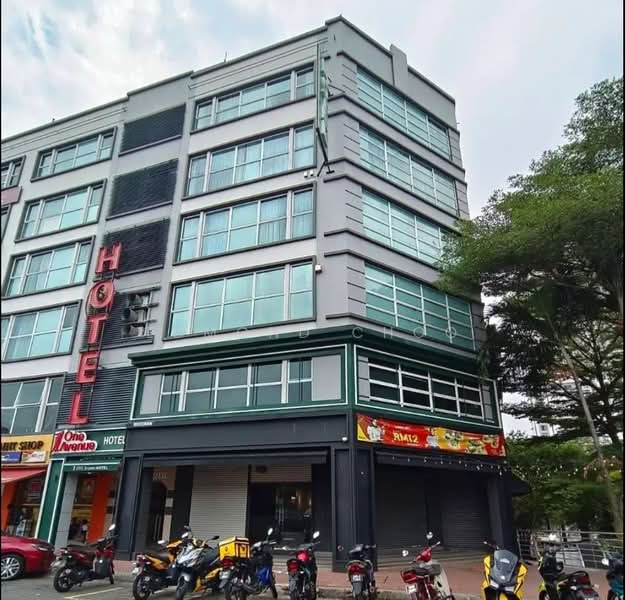 Dataran pelangi utama kayu ara corner ground floor - 4