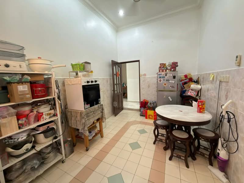 Semi-Detached House for Sale in Ayer Keroh (Melaka) - BL Bong - Kitchen - PropertyGuru.com.my