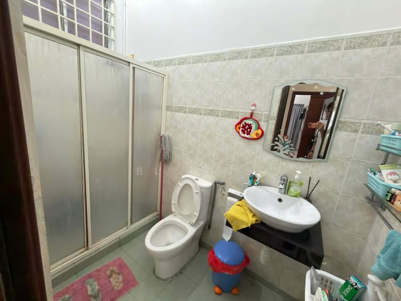 Semi-Detached House for Sale in Ayer Keroh (Melaka) - BL Bong - Bathroom - PropertyGuru.com.my