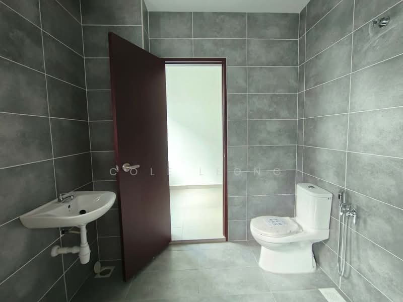 3-storey Terraced House for Sale in Batu 9 (Cheras) - Cole Leong - Bathroom - PropertyGuru.com.my