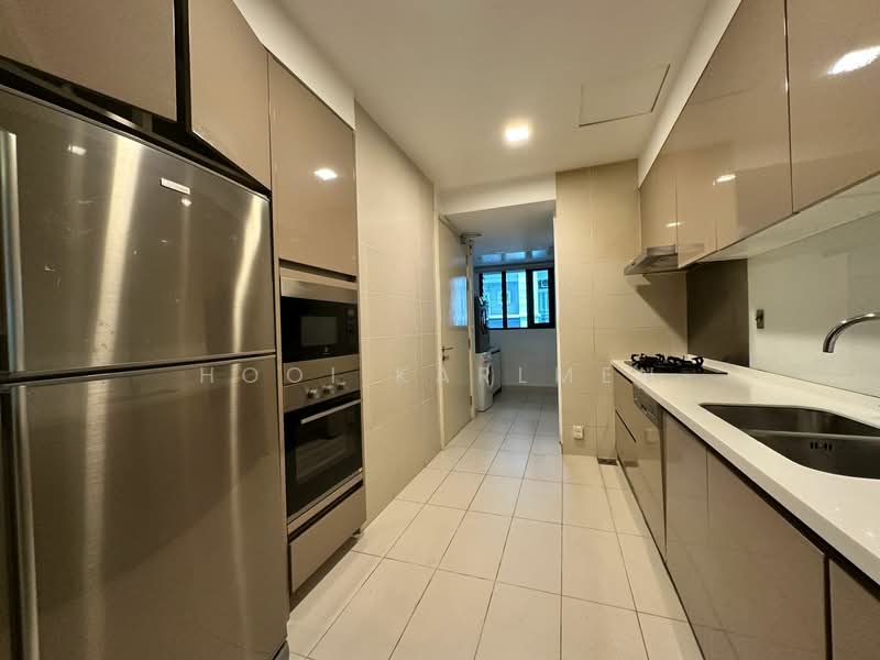 Servis Apartment untuk Disewa di The Ritz-Carlton Residences - Hooi Karlmen - Kitchen - PropertyGuru.com.my