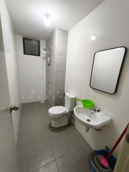 Condominium for Rent at Topaz Residence - Muhammad Zhariff Nasharudin - Bathroom - PropertyGuru.com.my