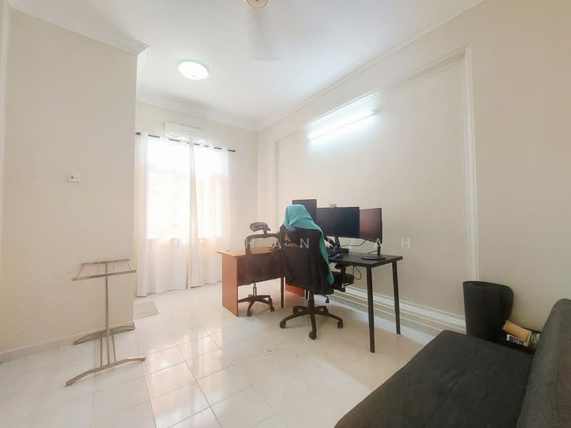 2-storey Terraced House for Rent in Bukit Bandaraya (Shah Alam) - Nur Hanizah - Study - PropertyGuru.com.my