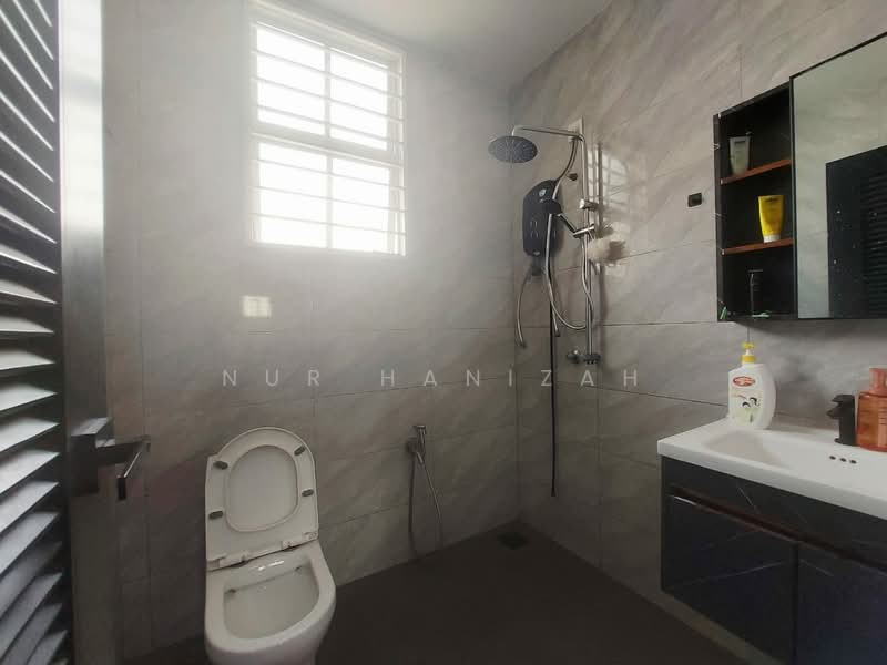 2-storey Terraced House for Rent in Bukit Bandaraya (Shah Alam) - Nur Hanizah - Bathroom - PropertyGuru.com.my