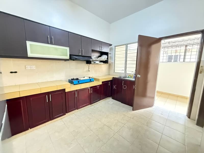 Townhouse for Sale in Sungai Buloh (Selangor) - Kelly Kok - Kitchen - PropertyGuru.com.my