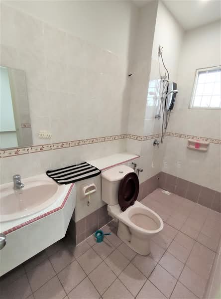 2-storey Terraced House for Sale in Putra Heights (Subang Jaya) - Michelle Lee - Bathroom - PropertyGuru.com.my