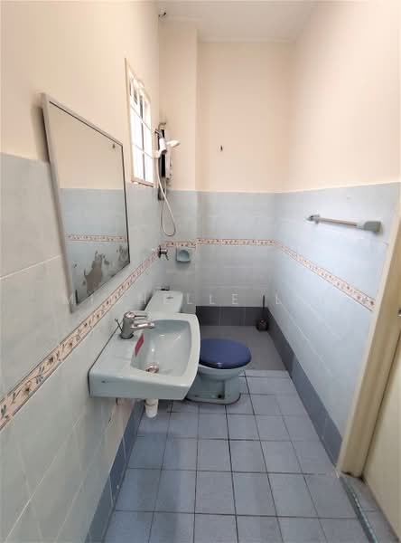 2-storey Terraced House for Sale in Putra Heights (Subang Jaya) - Michelle Lee - Bathroom - PropertyGuru.com.my