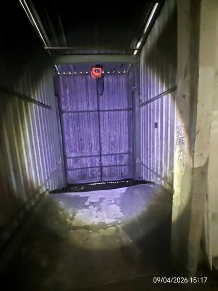 Double storey shop lot at lorong datuk tawi no 2 4 1/2mile kuching Sarawak for rent - 3