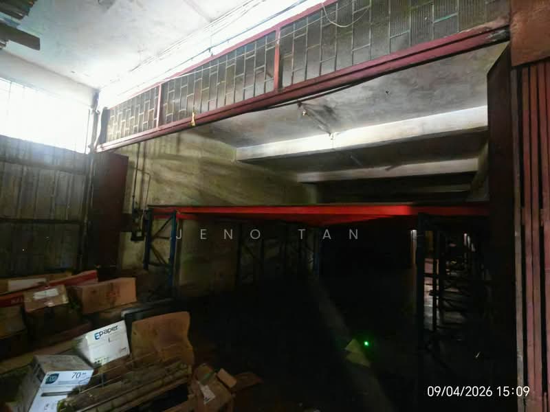 Double storey shop lot at lorong datuk tawi no 2 4 1/2mile kuching Sarawak for rent - 5